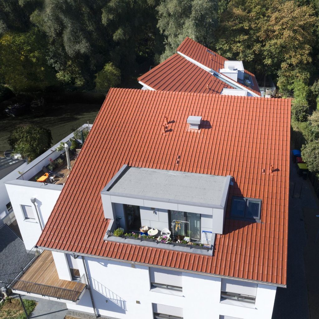 A tetőkibúvó funkciója: biztonság és karbantartás könnyítése